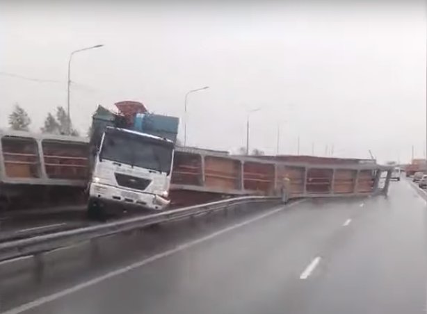 Кадр из видео в YouTube